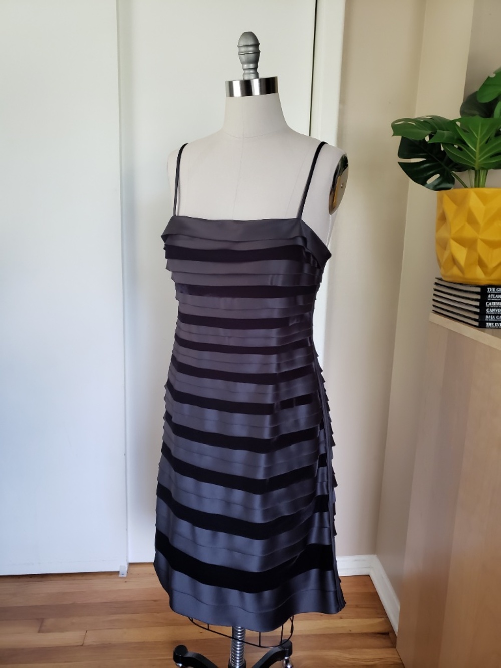 Elegant Ribbon Tiered Dress Size 14
